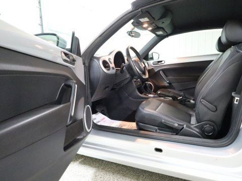 Used 2013 Volkswagen Beetle 2.5 image 9