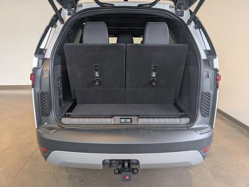 New 2026 Land Rover Discovery S AWD/4WD image 5