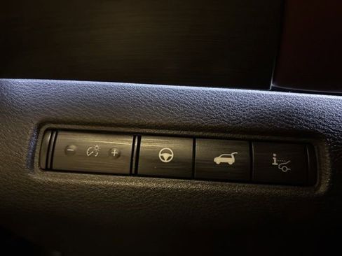 Used 2025 Nissan Pathfinder Platinum AWD/4WD image 14