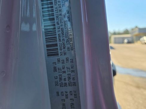 Used 2020 Jeep Gladiator Overland image 12