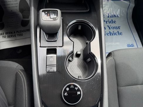 Used 2023 Nissan Rogue S AWD/4WD image 9