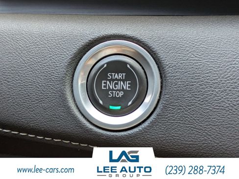 Used 2022 Cadillac Escalade ESV Premium Luxury RWD image 30