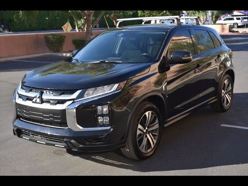 Used 2021 Mitsubishi Outlander Sport SE image 3