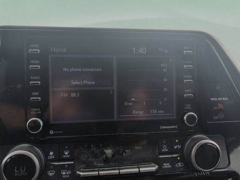 Used 2022 Toyota Highlander L FWD image 21