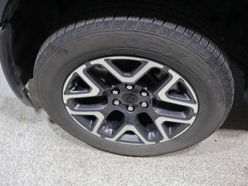 Used 2025 RAM 1500 Laramie AWD/4WD image 9