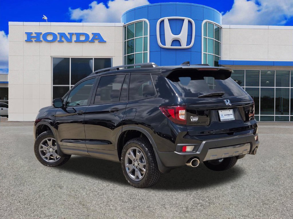 Used 2025 Honda Passport TrailSport image 5