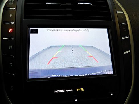 Used 2017 Lincoln MKC Premiere FWD image 17