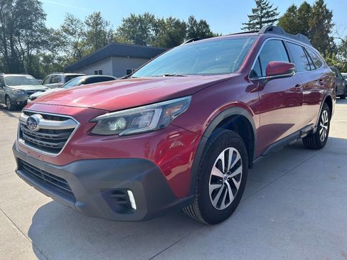 Used 2021 Subaru Outback Premium image 4