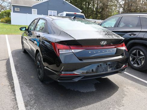Used 2022 Hyundai Elantra SEL FWD image 4