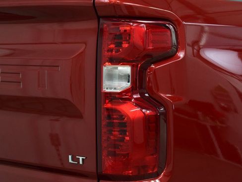 Used 2021 Chevrolet Silverado 1500 LT w/ Z71 Off-Road Package image 18