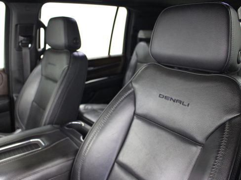 Used 2021 GMC Yukon XL Denali AWD/4WD image 4