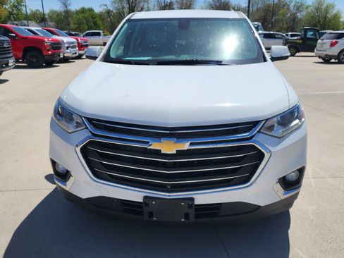 Used 2021 Chevrolet Traverse LT w/ LT Premium Package AWD/4WD image 2