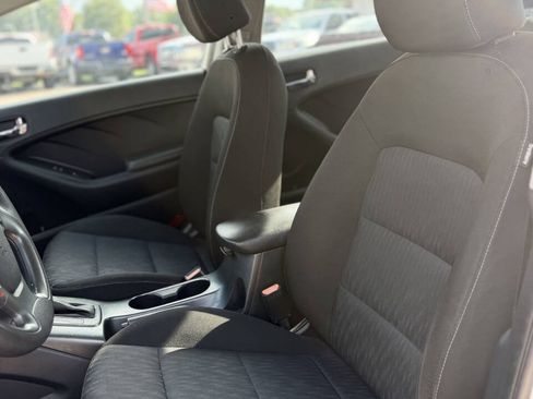 Used 2016 Kia Forte LX FWD image 15