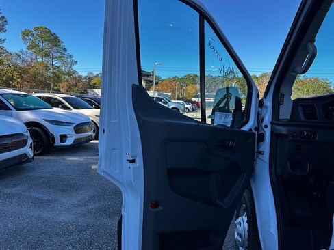New 2026 Ford Transit 250 148 Medium Roof w/ Load Area Protection Package image 26