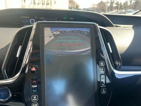 Used 2018 Toyota Prius Prime Advanced image 16