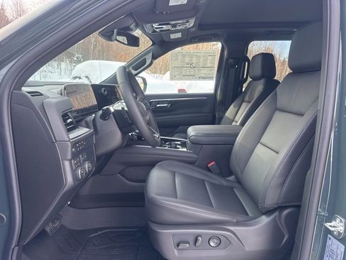 New 2026 Chevrolet Suburban Z71 w/ Comfort Package image 15