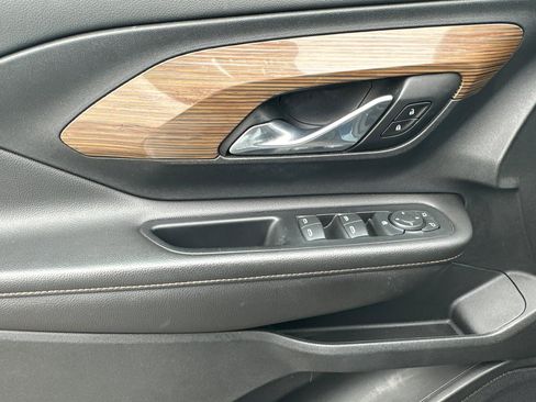 Used 2020 GMC Terrain SLE image 11