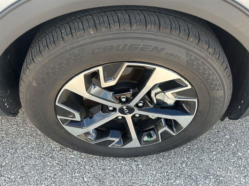 Used 2024 Kia Sportage EX FWD image 13