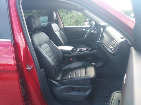 Used 2024 Volkswagen Atlas SEL AWD/4WD image 38