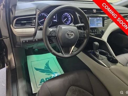 Used 2019 Toyota Camry LE FWD image 6