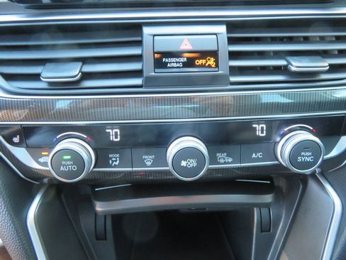 Used 2018 Honda Accord Sport image 23