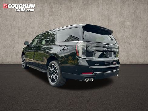 New 2026 Chevrolet Suburban RST w/ RST Capability Package AWD/4WD image 6