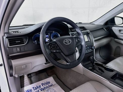 Used 2017 Toyota Camry LE FWD image 9