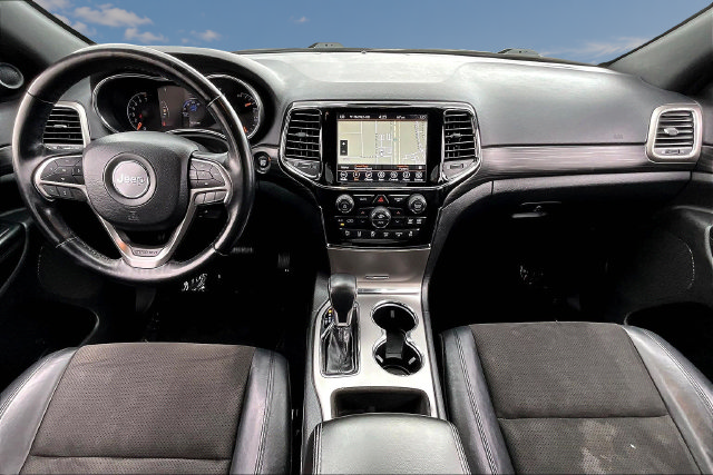 Used 2020 Jeep Grand Cherokee Laredo AWD/4WD image 7