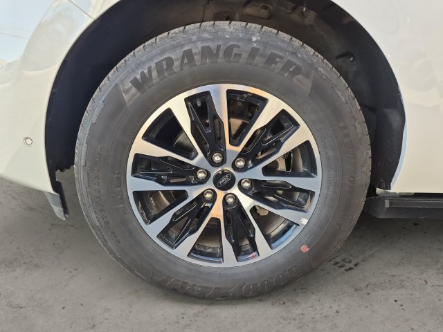 Certified 2025 Ford Expedition Max Platinum AWD/4WD image 9