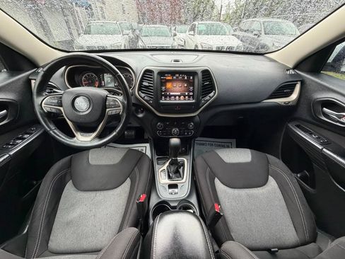 Used 2014 Jeep Cherokee Latitude w/ Comfort/Convenience Group FWD image 39