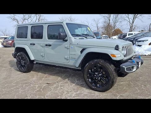 Used 2024 Jeep Wrangler Unlimited Sahara w/ Dual Top Group image 2