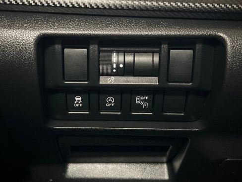 Used 2023 Subaru Crosstrek 2.0i Premium image 34