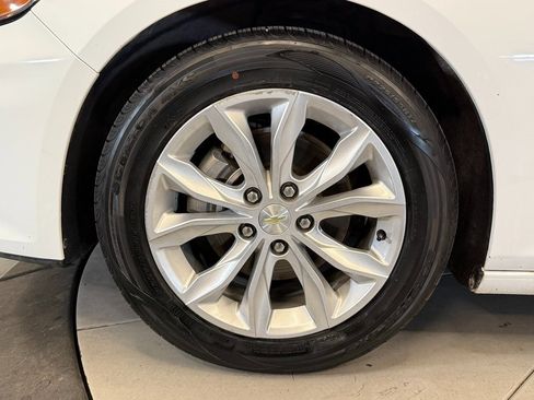 Used 2020 Chevrolet Malibu LT image 25