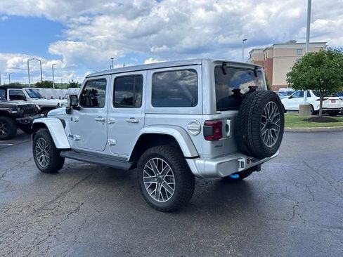 Used 2024 Jeep Wrangler High Altitude AWD/4WD image 11
