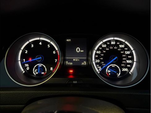 Used 2016 Volkswagen Golf R 4-Door image 16