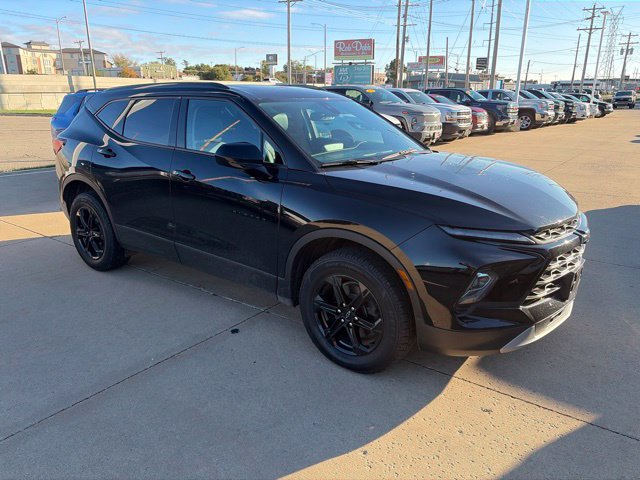 Used 2024 Chevrolet Blazer LT w/ Convenience Package FWD image 2