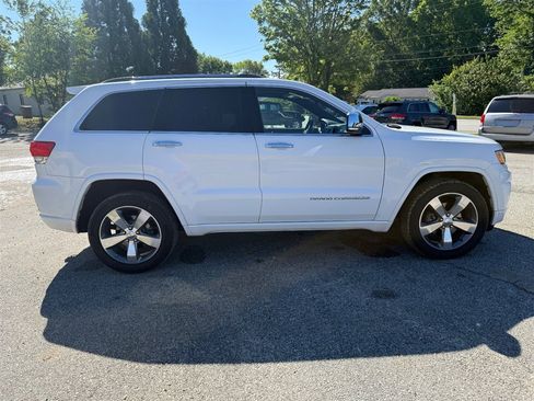 Used 2015 Jeep Grand Cherokee Overland w/ Advanced Technology Group RWD image 6