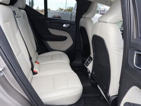 Used 2020 Volvo XC40 T5 Inscription w/ Protection Package Premier AWD/4WD image 16