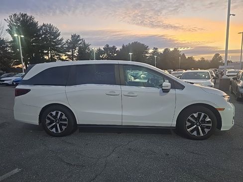 Used 2025 Honda Odyssey EX-L image 9