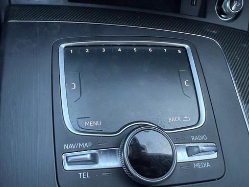 Used 2018 Audi Q5 2.0T Premium Plus w/ Premium Plus Package image 17