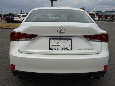 Used 2017 Lexus IS 300 AWD image 5
