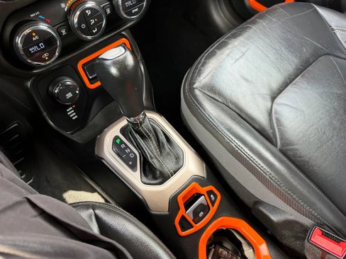 Used 2016 Jeep Renegade Limited AWD/4WD image 19