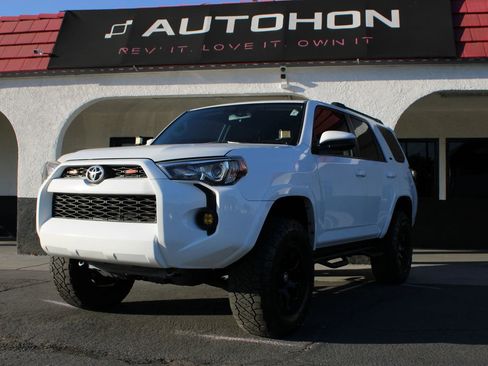 Used 2018 Toyota 4Runner SR5 image 41
