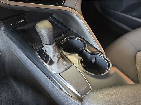 Used 2020 Toyota Camry LE FWD image 24
