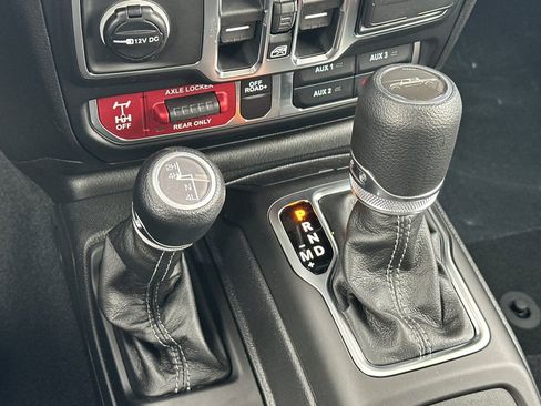 New 2026 Jeep Gladiator Mojave AWD/4WD image 17