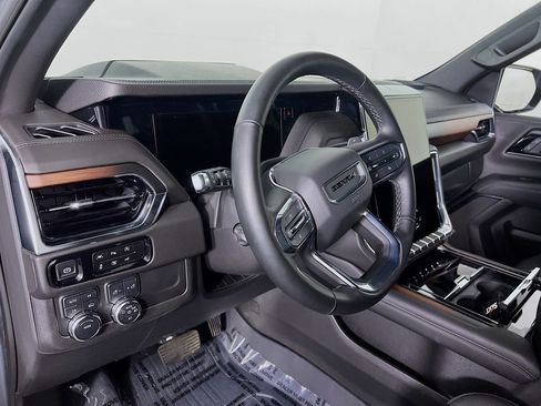 Certified 2025 GMC Yukon XL Denali AWD/4WD image 8