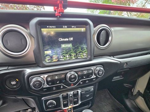 Used 2020 Jeep Gladiator Rubicon AWD/4WD image 19