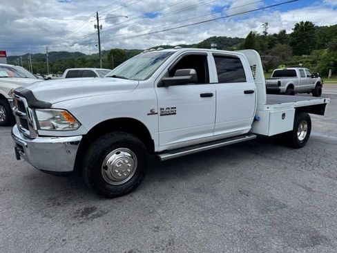 Used 2018 RAM 3500 Tradesman w/ Chrome Appearance Group AWD/4WD image 5