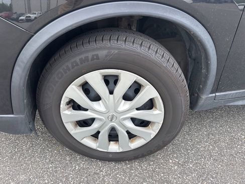 Used 2019 Nissan Rogue S image 10