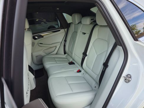 Used 2019 Porsche Macan S AWD/4WD image 28